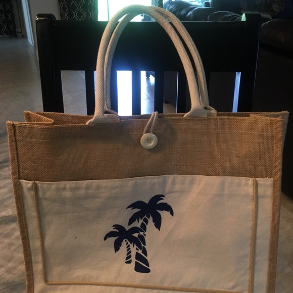 Cute open bag perfect for the beach - Picture 2 of 4